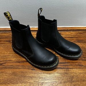 Dr. Martens 2976 Chelsea Boots size 7 black